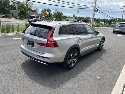 Silver 2025 Volvo V60 Cross Country Plus, B5 AWD Gas (mild hybrid)