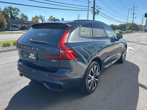 2025 Volvo XC60 B5 Plus