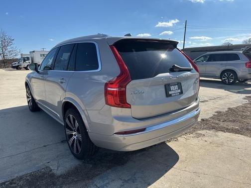 2024 Volvo XC90 B5 Plus Bright Theme