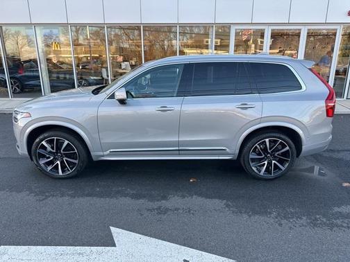 2024 Volvo XC90 B5 Plus Bright Theme