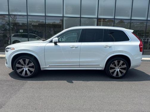 2022 Volvo XC90 T6 Inscription