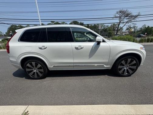 2022 Volvo XC90 T6 Inscription