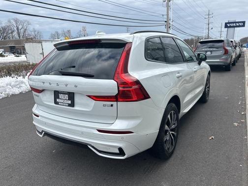 2025 Volvo XC60 B5 Plus