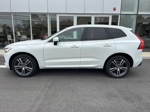 2020 Volvo XC60 T6 Momentum