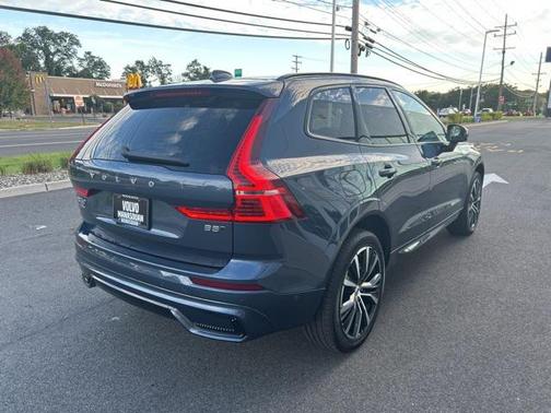 2025 Volvo XC60 B5 Plus