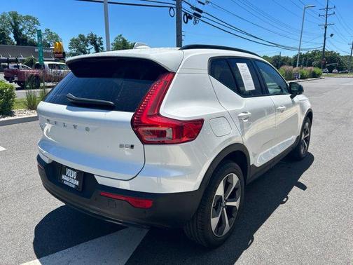 Crystal White Pearl 2025 Volvo XC40 B5 Plus Dark Theme