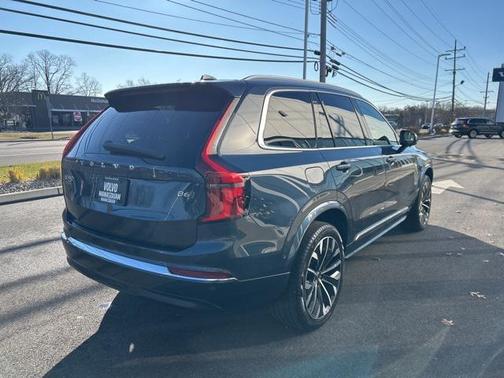 2025 Volvo XC90 B6 Plus 7-Seater