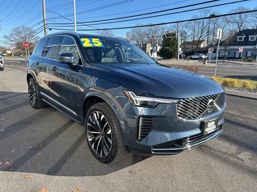 2025 Volvo XC90 B6 Plus 7-Seater