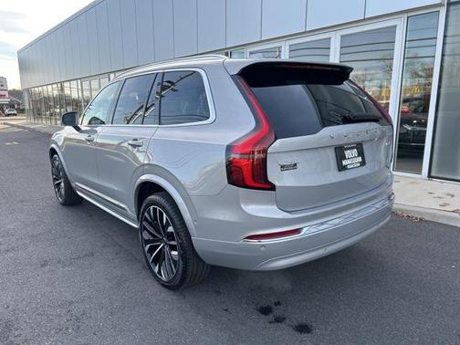 2025 Volvo XC90 B6 Plus 7-Seater