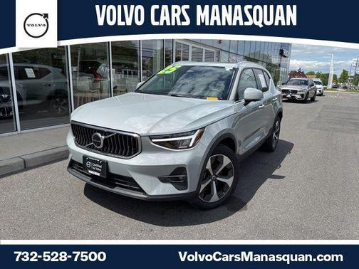 Vapour Grey Metallic 2025 Volvo XC40 B5 Plus Bright Theme