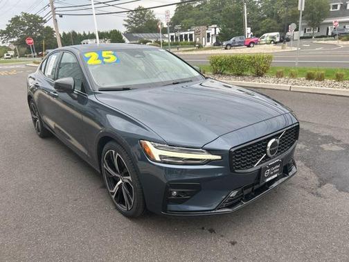 2025 Volvo S60 B5 Core