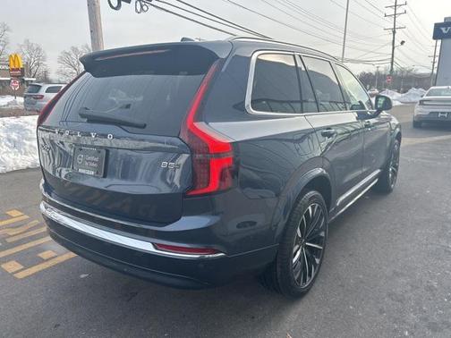 2025 Volvo XC90 B5 Plus 7-Seater