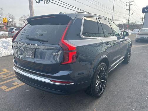 2025 Volvo XC90 B5 Plus 7-Seater