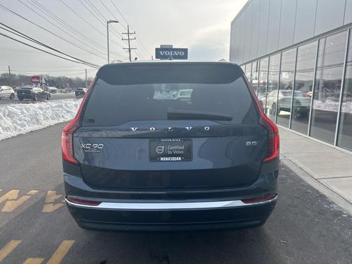 2025 Volvo XC90 B5 Plus 7-Seater