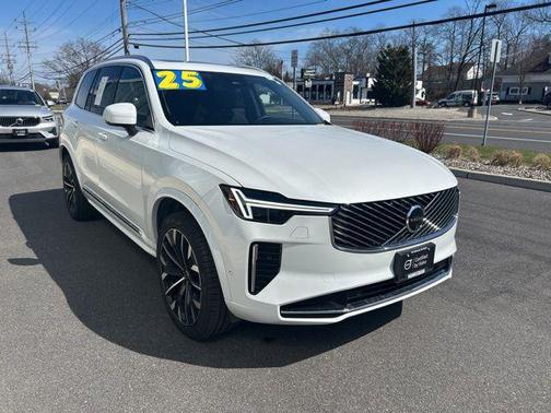 2025 Volvo XC90 B5 Plus 7-Seater