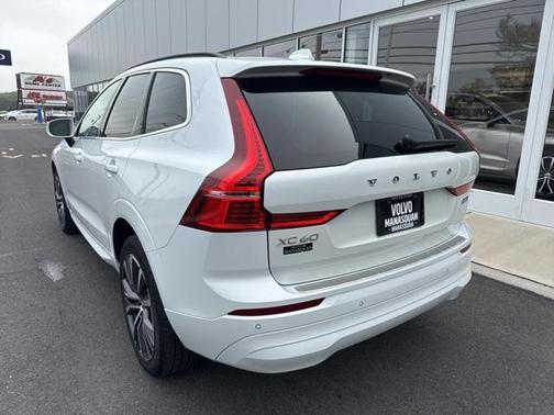2022 Volvo XC60 Momentum