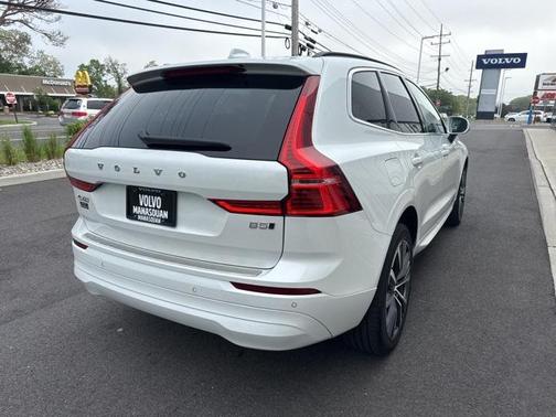 2022 Volvo XC60 Momentum