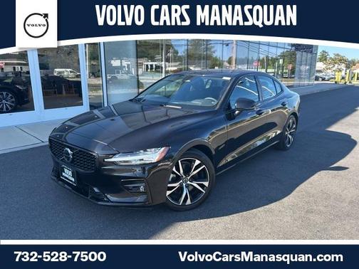 2024 Volvo S60 B5 Plus Dark Theme
