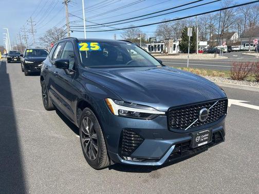 2025 Volvo XC60 B5 Plus