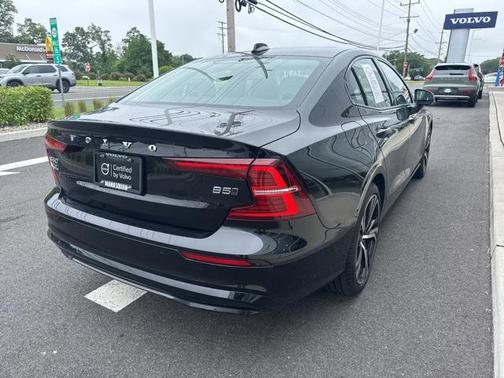 2025 Volvo S60 B5 Plus