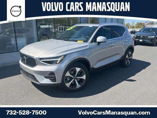 Silver Dawn Metallic 2025 Volvo XC40 B5 Plus Bright Theme