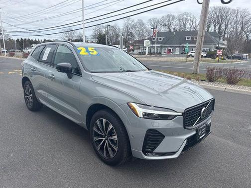 2025 Volvo XC60 B5 Plus
