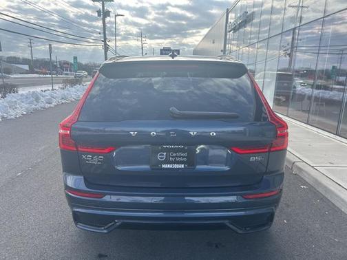 2025 Volvo XC60 B5 Plus