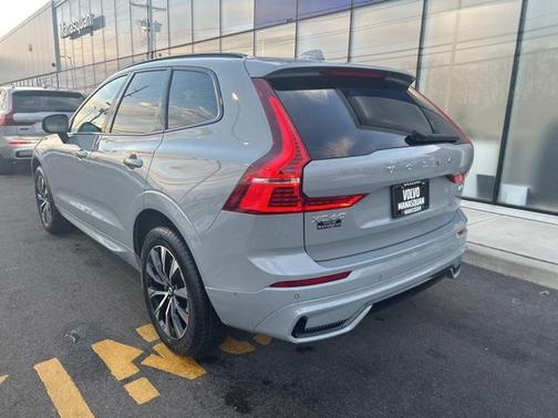 2025 Volvo XC60 B5 Plus