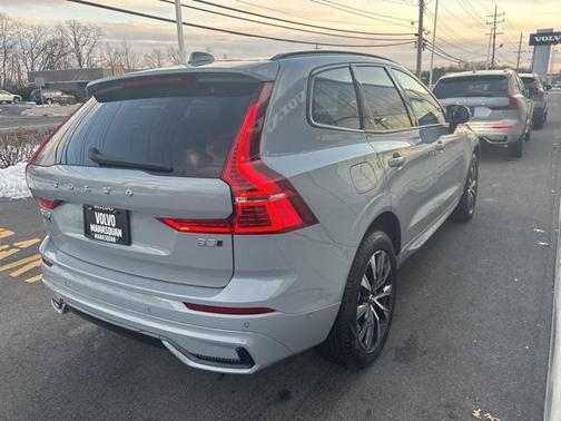 2025 Volvo XC60 B5 Plus