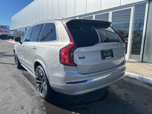 2025 Volvo XC90 B6 Plus 7-Seater