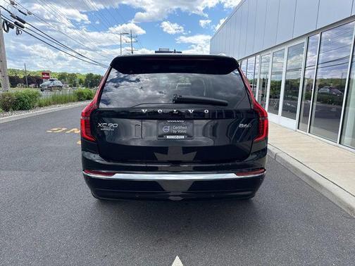 Onyx Black Metallic 2025 Volvo XC90 B6 Plus 7-Seater