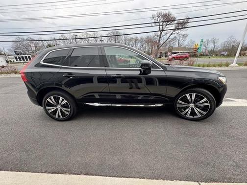 2022 Volvo XC60 B5 Inscription