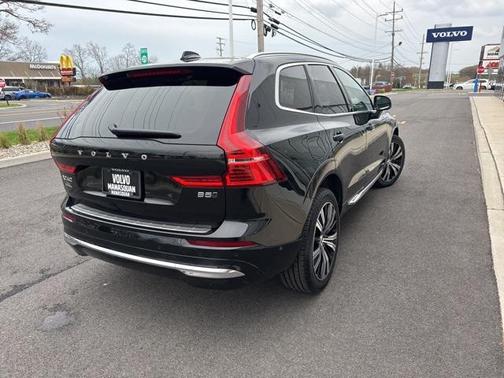 2022 Volvo XC60 B5 Inscription