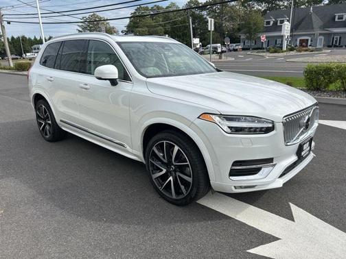2023 Volvo XC90 B6 Plus 7-Seater