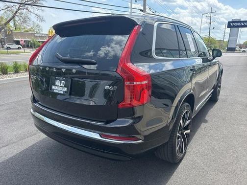 2024 Volvo XC90 B6 Plus Bright Theme 7-Seater