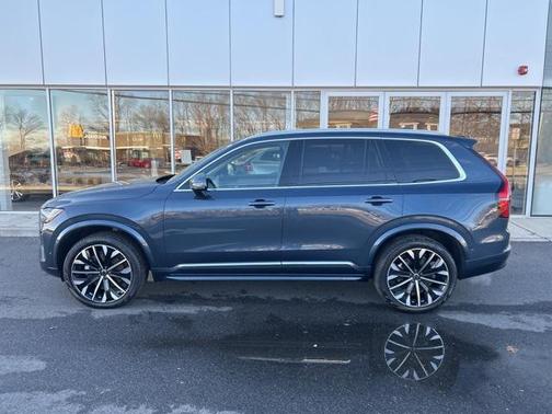 2025 Volvo XC90 B5 Plus 7-Seater