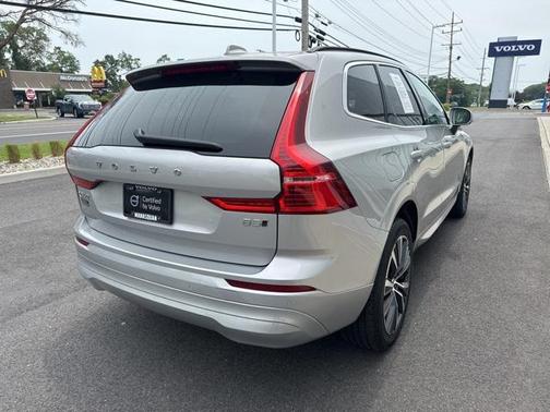 2022 Volvo XC60 B5 Momentum