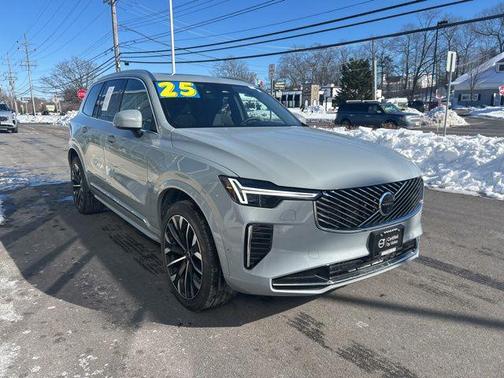 2025 Volvo XC90 B6 Plus 7-Seater