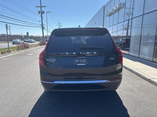 Onyx Black Metallic 2025 Volvo XC90 B6 Plus 7-Seater