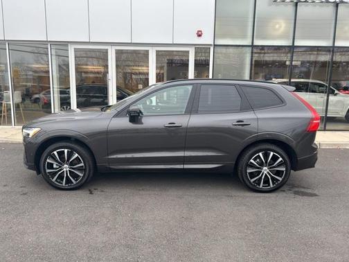 2025 Volvo XC60 B5 Plus