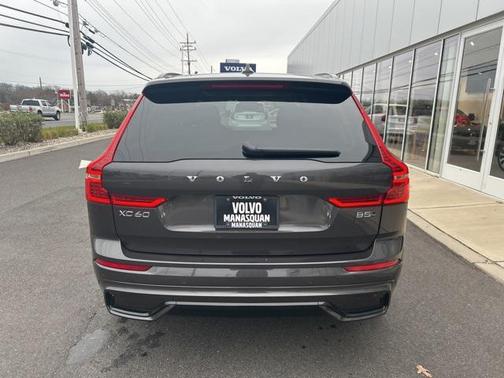 2025 Volvo XC60 B5 Plus
