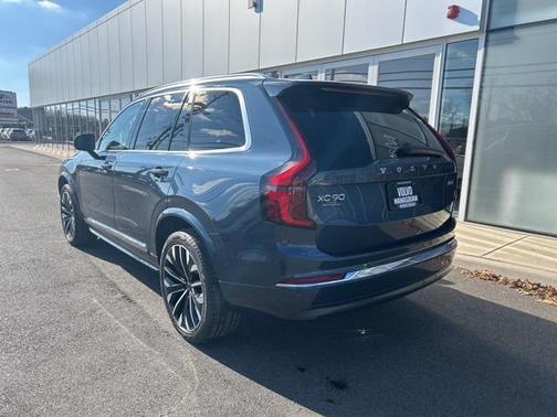 2025 Volvo XC90 B6 Plus 7-Seater