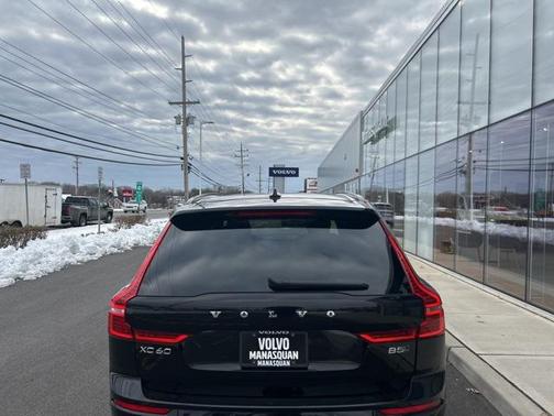 2025 Volvo XC60 B5 Plus