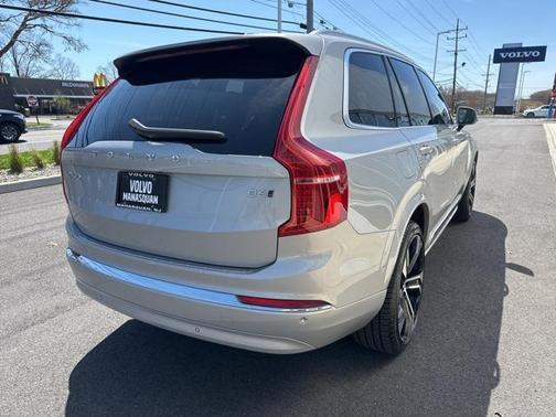 2024 Volvo XC90 B6 Ultimate Bright Theme 7-Seater