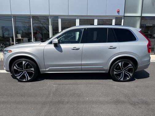 2024 Volvo XC90 B6 Ultimate Bright Theme 7-Seater