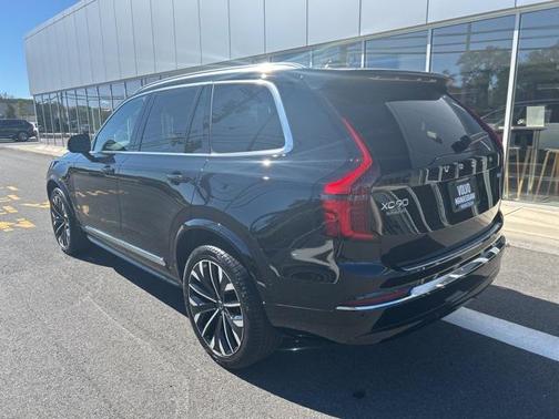 2025 Volvo XC90 B6 Plus 7-Seater