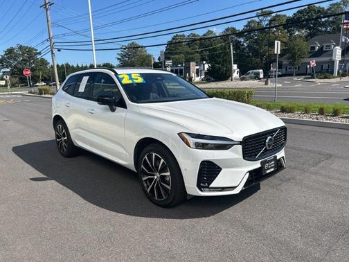 2025 Volvo XC60 B5 Plus
