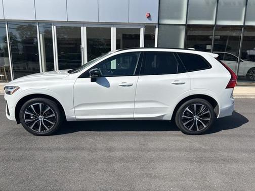 2025 Volvo XC60 B5 Plus