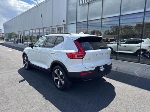 Crystal White Pearl 2025 Volvo XC40 B5 Plus Dark Theme