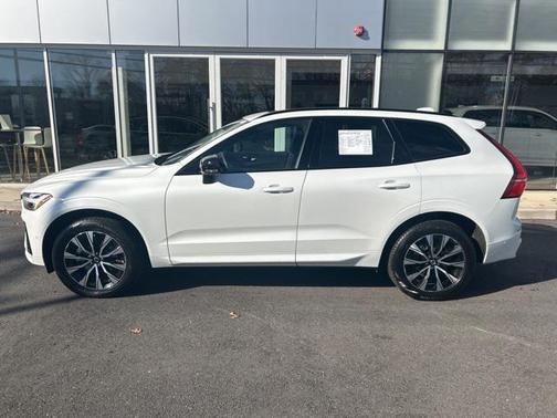 2025 Volvo XC60 B5 Plus